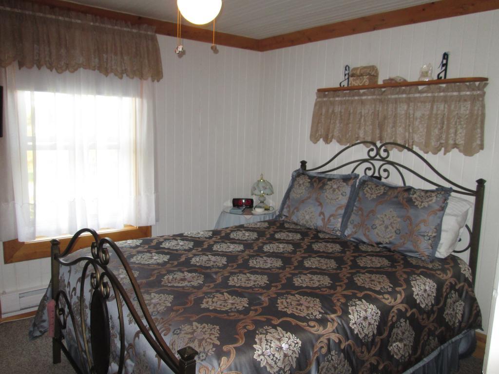 Gite Les Acres Tranquilles B&B Port-Daniel Екстериор снимка