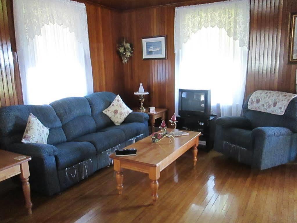 Gite Les Acres Tranquilles B&B Port-Daniel Екстериор снимка