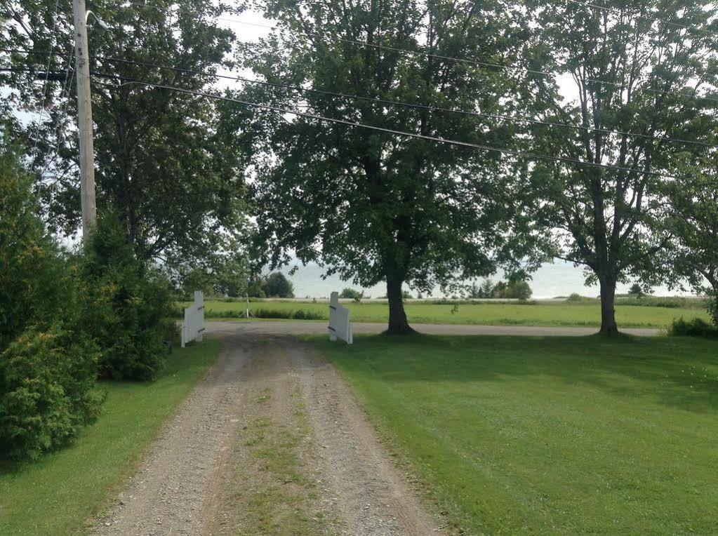 Gite Les Acres Tranquilles B&B Port-Daniel Екстериор снимка